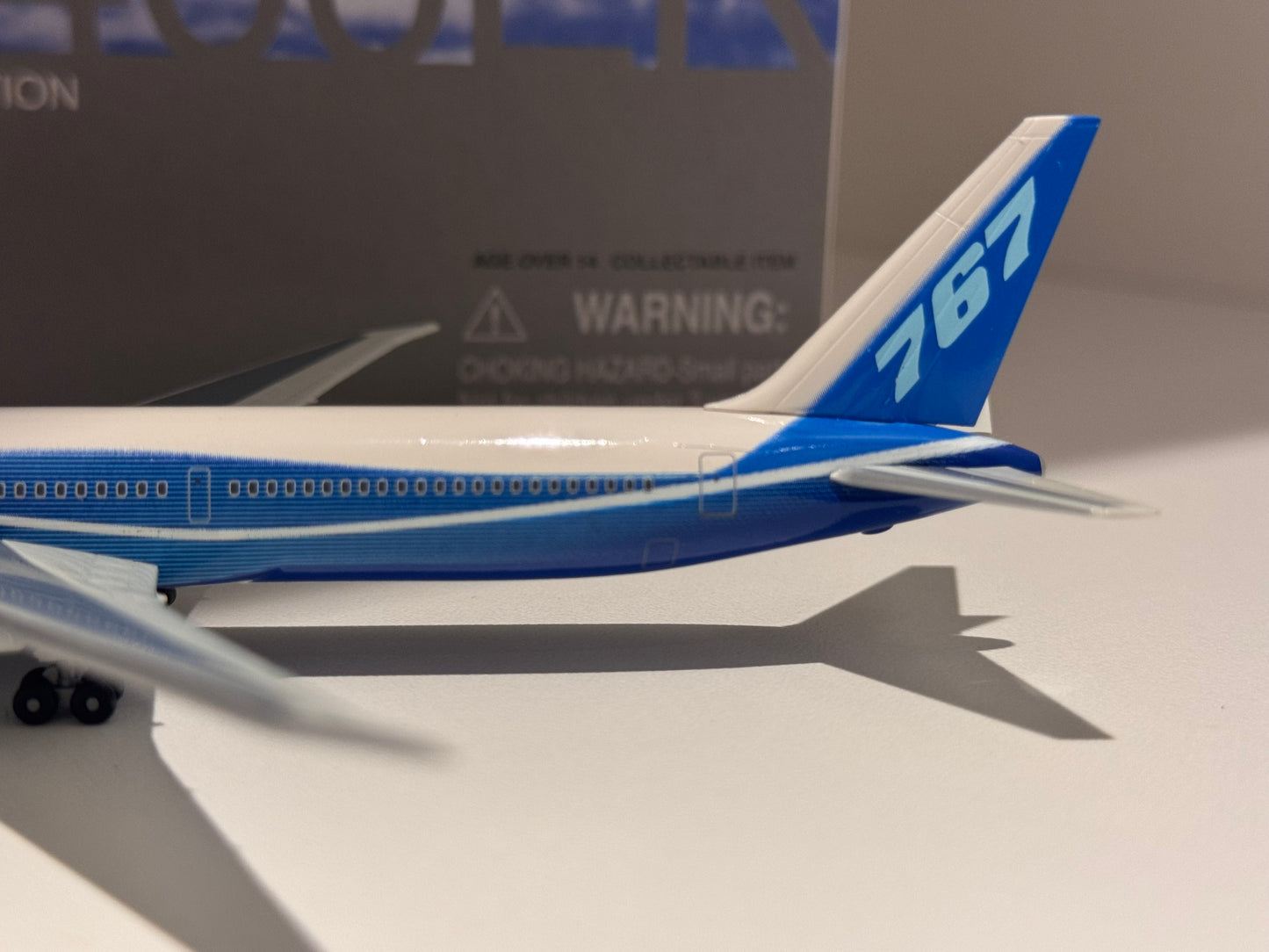 Boeing 767-400ER Boeing Company – Dragon Wings 1:400