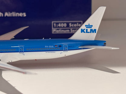 Boeing 777-300ER KLM Royal Dutch Airlines – Phoenix Models 1:400