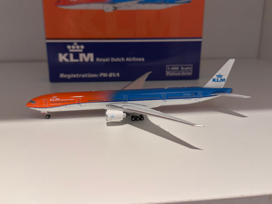 Boeing 777-300ER KLM Royal Dutch Airlines – Phoenix Models 1:400