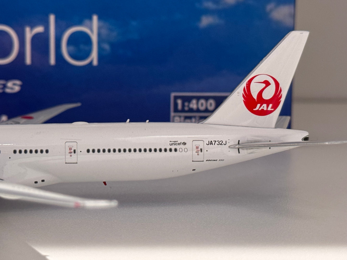 Boeing 777-300ER Japan Airlines One World – Phoenix Models 1:400