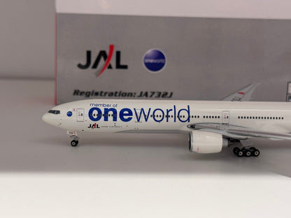 Boeing 777-300ER Japan Airlines – Phoenix Models 1:400