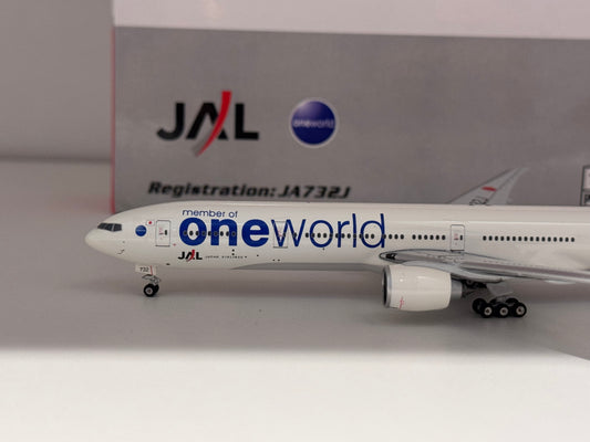 Boeing 777-300ER Japan Airlines – Phoenix Models 1:400