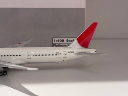 Boeing 777-300ER Japan Airlines – Phoenix Models 1:400