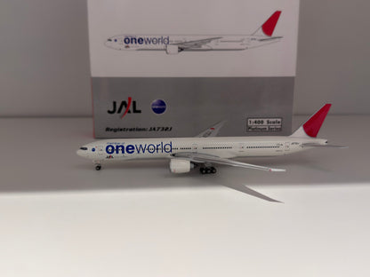 Boeing 777-300ER Japan Airlines – Phoenix Models 1:400