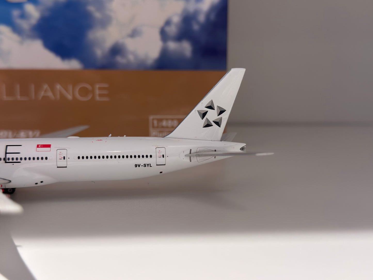 Boeing 777-300 Singapore Airlines – Phoenix Models 1:400