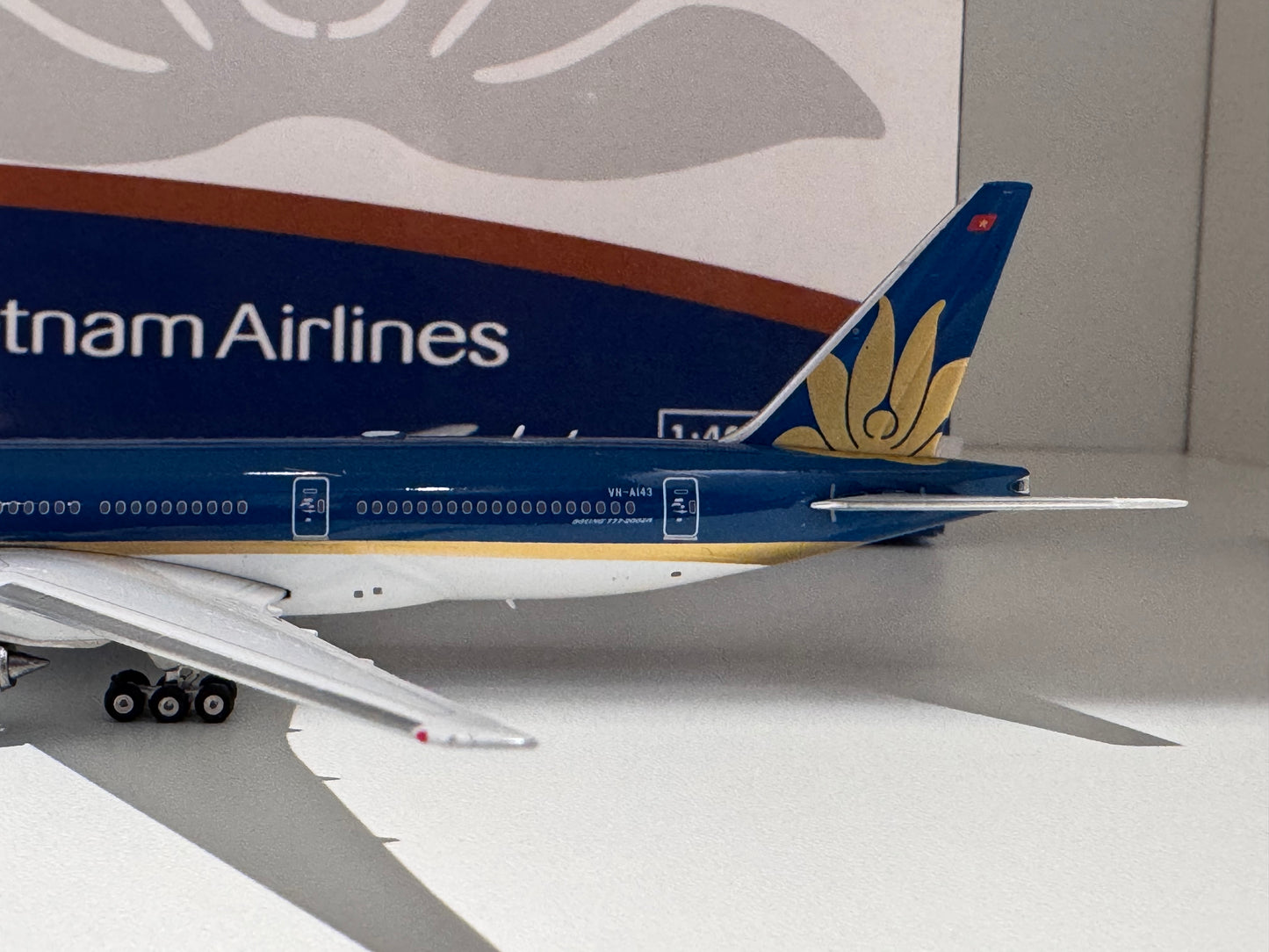 Boeing 777-200ER Vietnam Airlines – Phoenix Models 1:400
