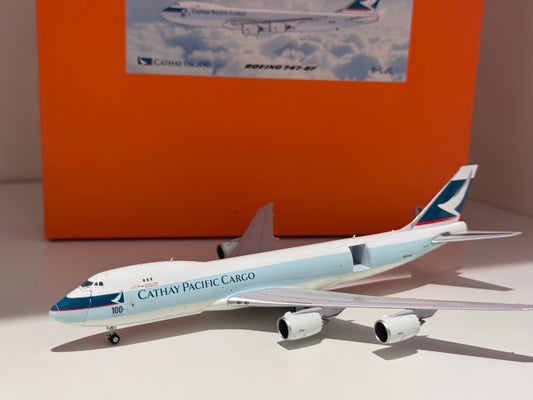 Boeing 747-8F Cathay Pacific – JC Wings 1:400