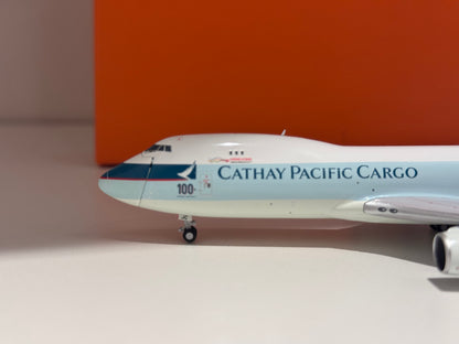 Boeing 747-8F Cathay Pacific – JC Wings 1:400