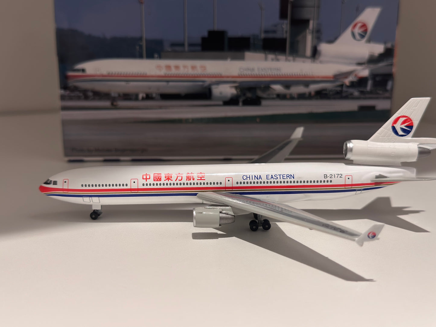 McDonnell Douglas MD-11 China Eastern – Dragon Wings 1:400