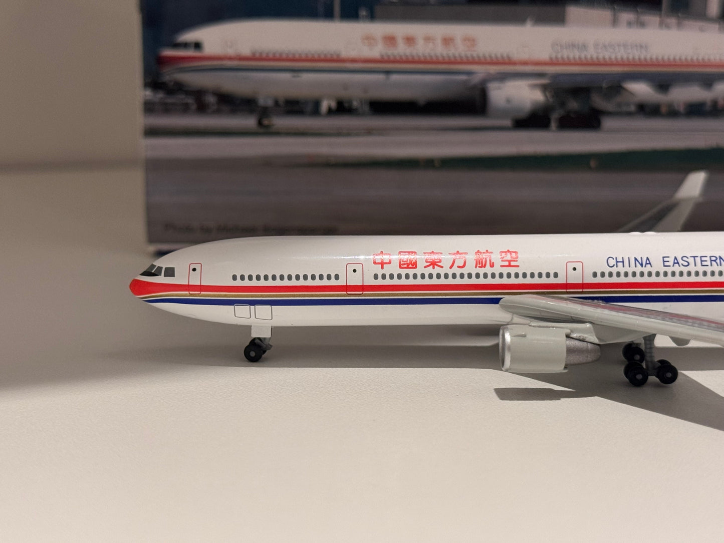 McDonnell Douglas MD-11 China Eastern – Dragon Wings 1:400