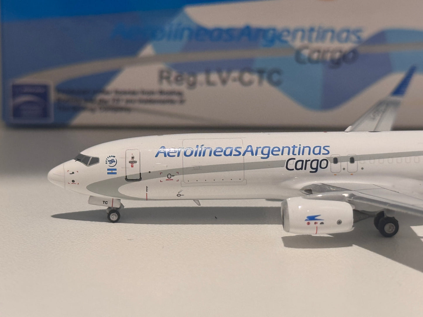 Boeing 737-800BCF Aerolineas Argentinas – NG Models 1:400