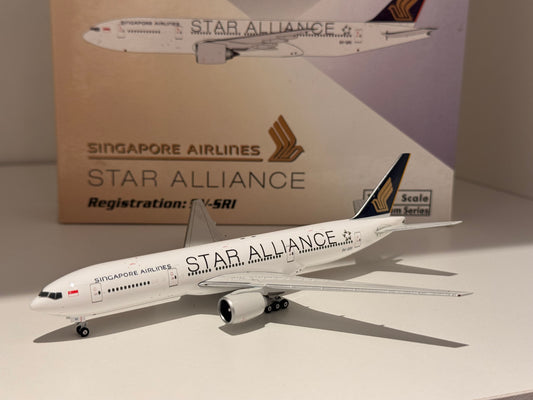 Boeing 777-200ER Singapore Airlines Star Alliance – Phoenix Models 1:400