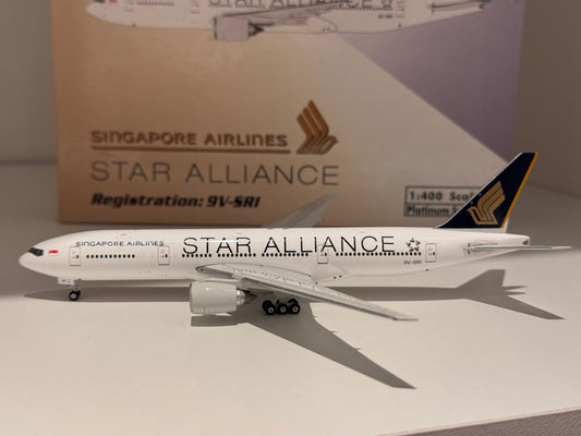 Boeing 777-200ER Singapore Airlines Star Alliance – Phoenix Models 1:400