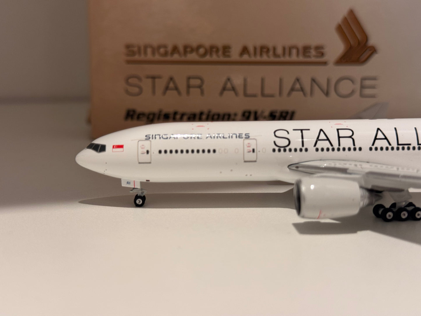 Boeing 777-200ER Singapore Airlines Star Alliance – Phoenix Models 1:400