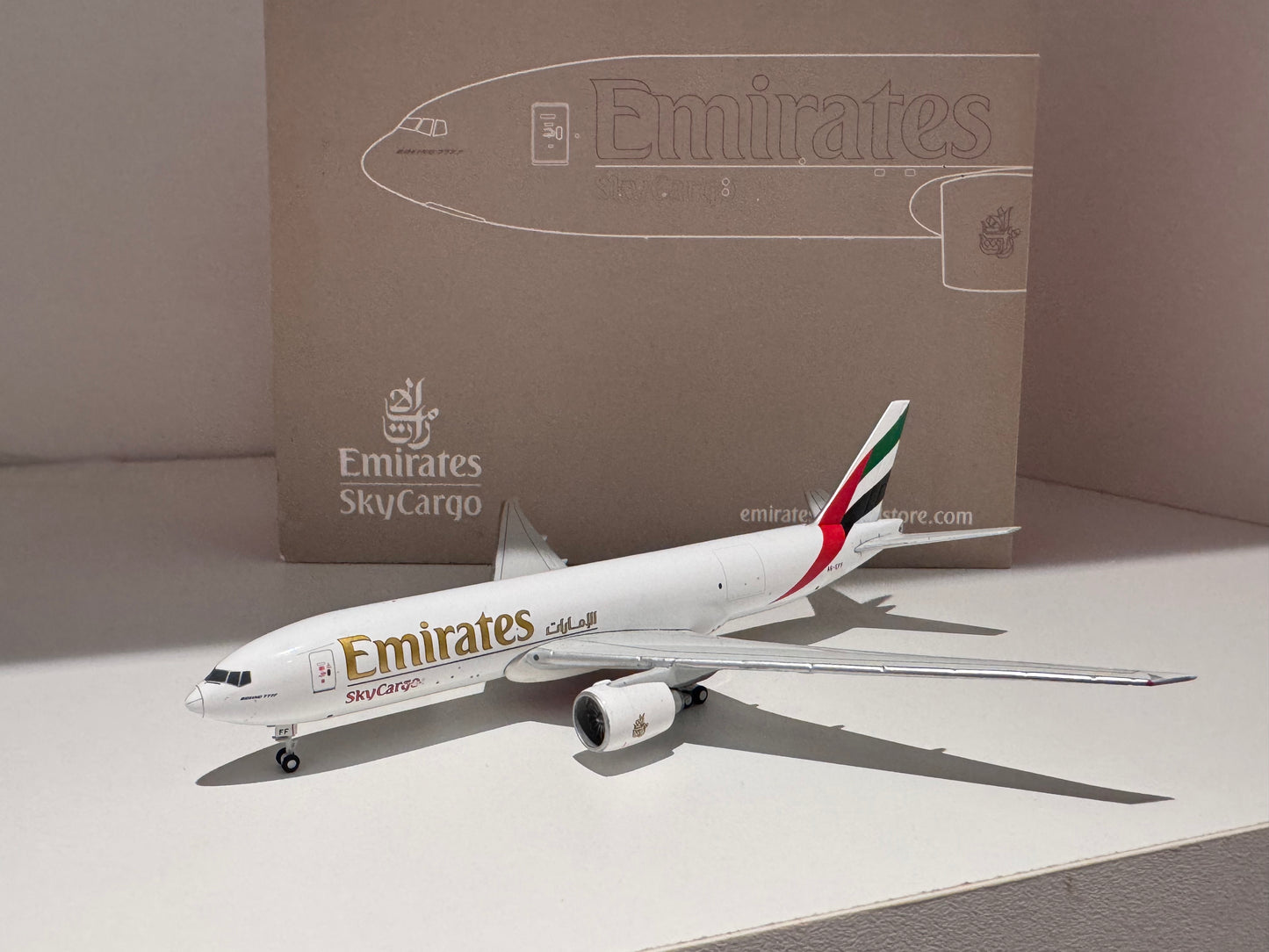 Boeing 777-200F Emirates SkyCargo – Gemini Jets 1:400