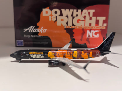 Boeing 737-900 Alaska Airlines “Do What Is Right” – NG Models 1:400