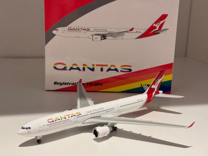 Airbus A330-300 Qantas – Phoenix Models 1:400