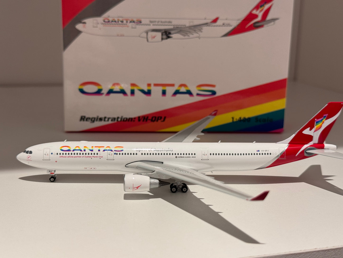 Airbus A330-300 Qantas – Phoenix Models 1:400