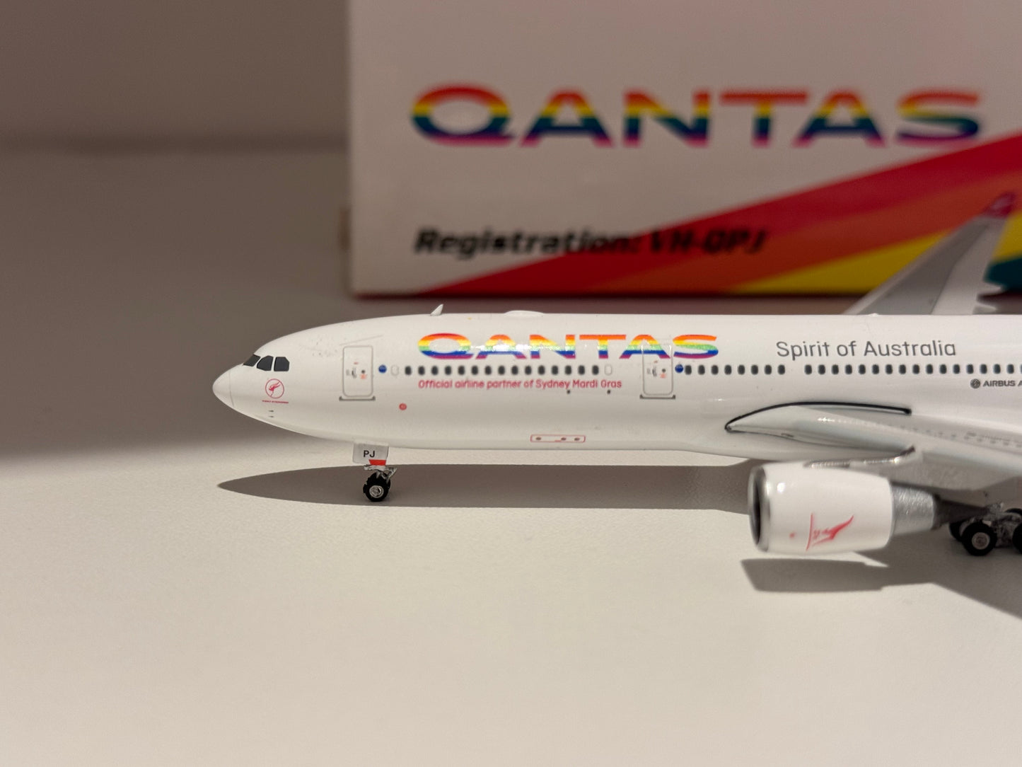 Airbus A330-300 Qantas – Phoenix Models 1:400