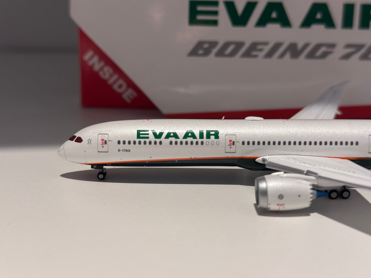 Boeing 787-10 EVA Air (Flaps Down) – AlbatroZ Models 1:400