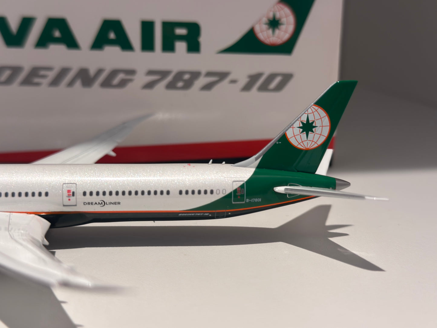 Boeing 787-10 EVA Air (Flaps Down) – AlbatroZ Models 1:400