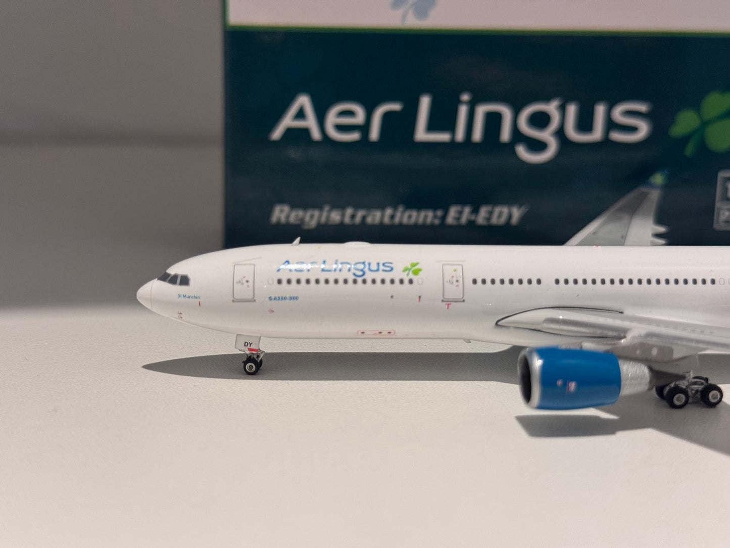 Airbus A330-300 Aer Lingus – Phoenix Models 1:400